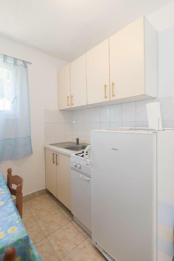 Apartments Robinzon Petar Gdinj ภายนอก รูปภาพ