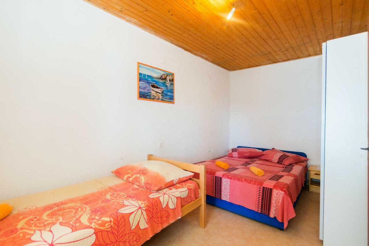 Apartments Robinzon Petar Gdinj ภายนอก รูปภาพ