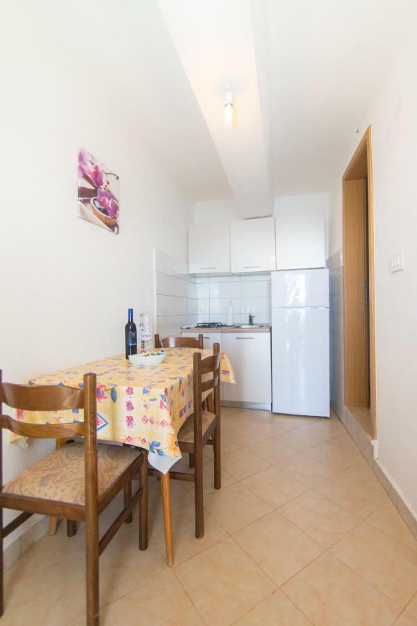 Apartments Robinzon Petar Gdinj ภายนอก รูปภาพ